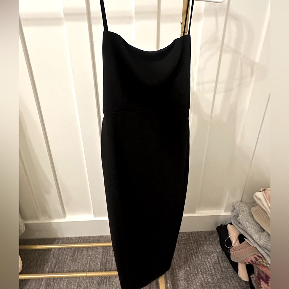 Hello Molly Cocktail Dress size 4 Black strapy so cute